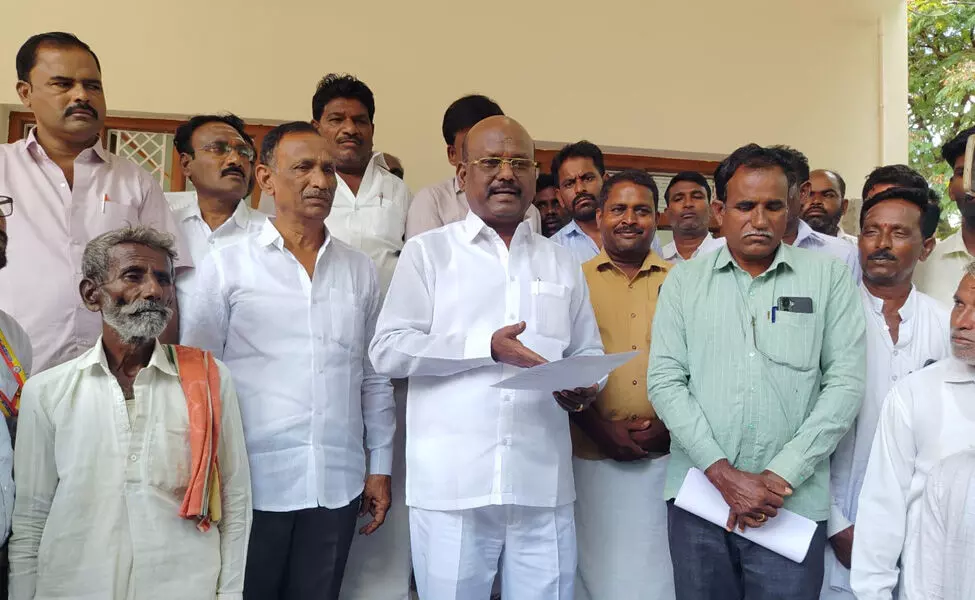 ಅಡ್ಡಮತದಾನ ಸಾಬೀತು ಪಡಿಸಿದರೆ ರಾಜಕೀಯ ನಿವೃತ್ತಿ : ಶಾಸಕ ಮಾನಪ್ಪ ವಜ್ಜಲ್ ಅಡ್ಡಮತದಾನ ಸಾಬೀತು ಪಡಿಸಿದರೆ ರಾಜಕೀಯ ನಿವೃತ್ತಿ : ಶಾಸಕ ಮಾನಪ್ಪ ವಜ್ಜಲ್