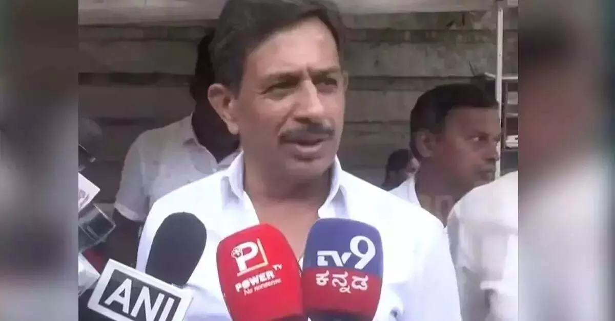 ಚುನಾವಣೆ ಸಂದರ್ಭದಲ್ಲಿ ವಿಸ್ಕಿ, ಬಿರಿಯಾನಿ ಹಂಚಿದ ಆರೋಪ: ಶಾಸಕ ಎಚ್.ಸಿ. ಬಾಲಕೃಷ್ಣ ವಿರುದ್ಧದ ಪ್ರಕರಣ ರದ್ದು ಚುನಾವಣೆ ಸಂದರ್ಭದಲ್ಲಿ ವಿಸ್ಕಿ, ಬಿರಿಯಾನಿ ಹಂಚಿದ ಆರೋಪ: ಶಾಸಕ ಎಚ್.ಸಿ. ಬಾಲಕೃಷ್ಣ ವಿರುದ್ಧದ ಪ್ರಕರಣ ರದ್ದು