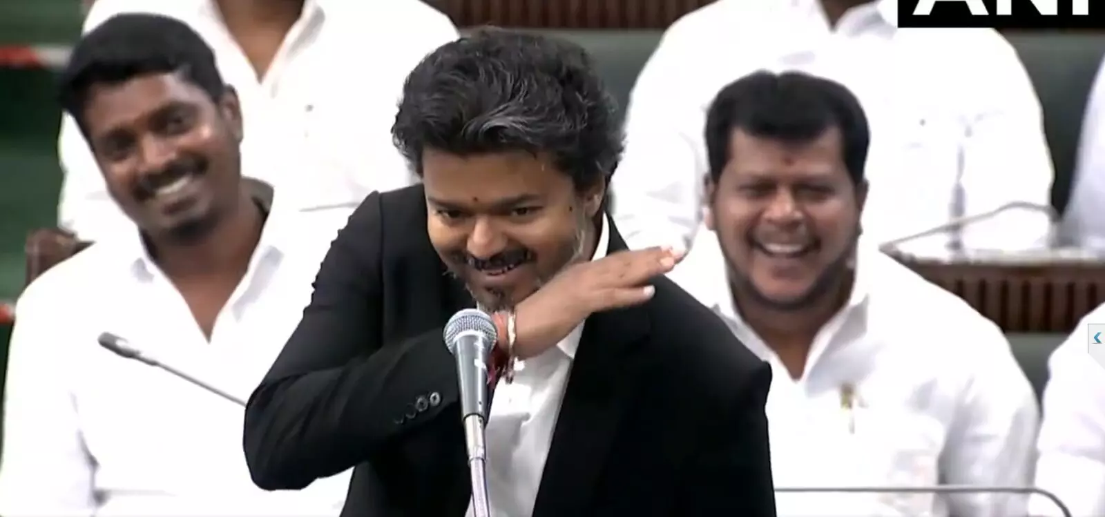 Tamil Nadu ವಿಧಾನಸಭೆ | DMK ವಿರುದ್ಧ ಸಿಎಂ ವಿಜಯ್ ವಾಗ್ದಾಳಿ, ಸ್ಟಾಲಿನ್ ಕೈಸನ್ನೆ ಅನುಕರಣೆ: ಪ್ರತಿಪಕ್ಷದಿಂದ ಸಭಾತ್ಯಾಗ Tamil Nadu ವಿಧಾನಸಭೆ | DMK ವಿರುದ್ಧ ಸಿಎಂ ವಿಜಯ್ ವಾಗ್ದಾಳಿ, ಸ್ಟಾಲಿನ್ ಕೈಸನ್ನೆ ಅನುಕರಣೆ: ಪ್ರತಿಪಕ್ಷದಿಂದ ಸಭಾತ್ಯಾಗ