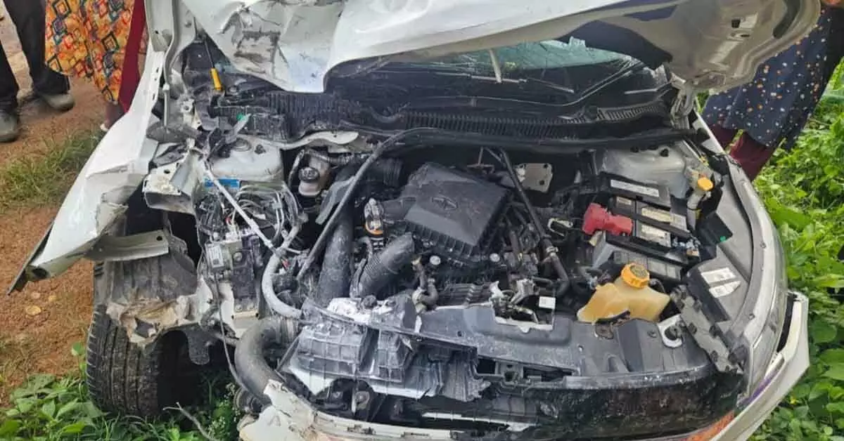 ಬೇಲೂರು : ಟಿವಿಎಸ್ ಎಕ್ಸೆಲ್ಗೆ ಕಾರು ಢಿಕ್ಕಿ: ಇಬ್ಬರು ಮೃತ್ಯು ಬೇಲೂರು : ಟಿವಿಎಸ್ ಎಕ್ಸೆಲ್ಗೆ ಕಾರು ಢಿಕ್ಕಿ: ಇಬ್ಬರು ಮೃತ್ಯು