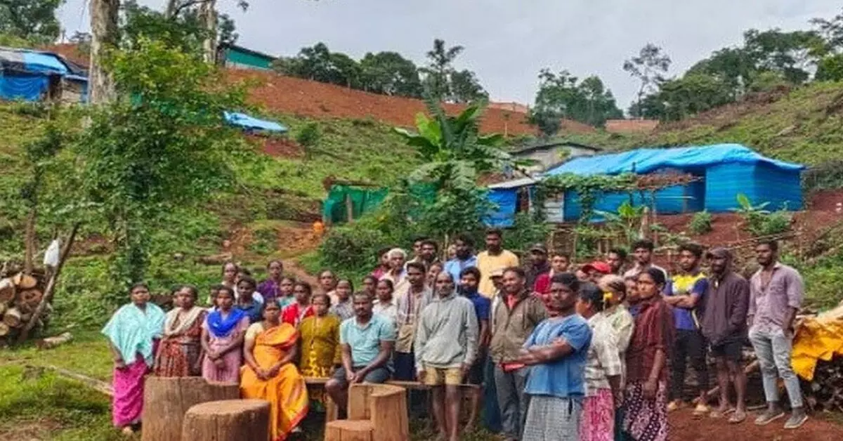 ಮಣ್ಣಾಳು ಹುಟ್ಟಾಳುಗಳಾದ ‘ಹಸಲರು’ ಮಣ್ಣಾಳು ಹುಟ್ಟಾಳುಗಳಾದ ‘ಹಸಲರು’
