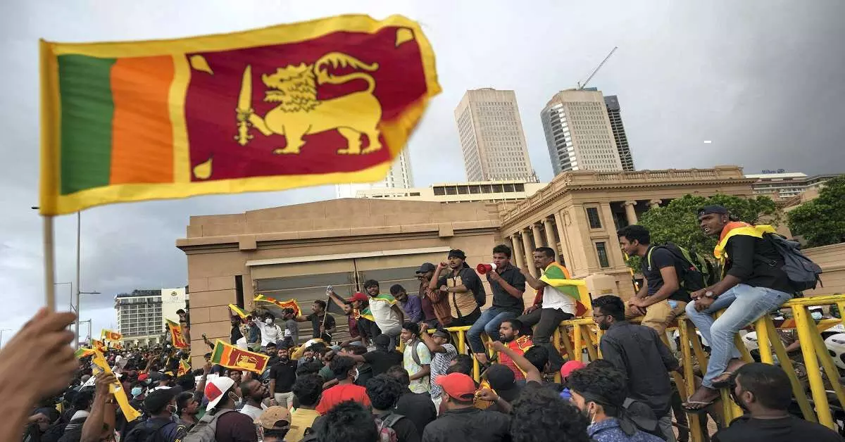 ತುರ್ತು ಪರಿಸ್ಥಿತಿಯನ್ನು ಕೊನೆಗೊಳಿಸಿದ ಶ್ರೀಲಂಕಾ ತುರ್ತು ಪರಿಸ್ಥಿತಿಯನ್ನು ಕೊನೆಗೊಳಿಸಿದ ಶ್ರೀಲಂಕಾ