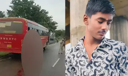 Dharwad | ಬಸ್ ಕಿಟಕಿಯಿಂದ ತಲೆ ಹೊರಹಾಕಿದ ವೇಳೆ ಟಿಪ್ಪರ್ ಢಿಕ್ಕಿ; ರುಂಡ ತುಂಡಾಗಿ ಯುವಕ ಸ್ಥಳದಲ್ಲೇ ಮೃತ್ಯು