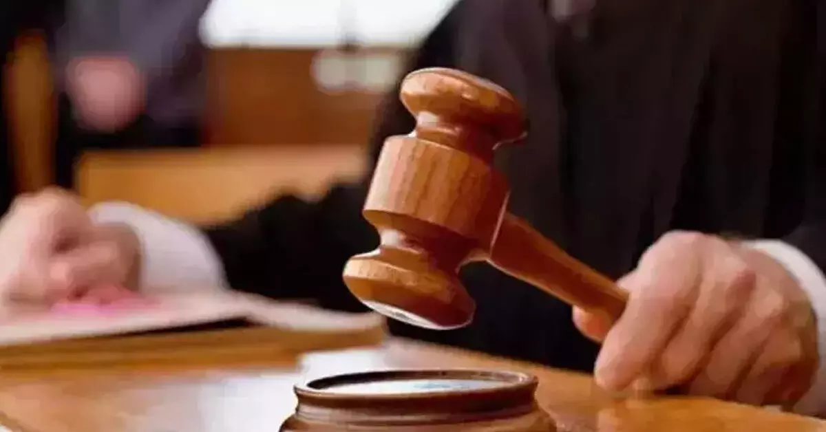 Bhatkal | ಅಪ್ರಾಪ್ತರಿಗೆ ಬೈಕ್ ನೀಡಿದ ಇಬ್ಬರಿಗೆ ತಲಾ 25 ಸಾವಿರ ರೂ. ದಂಡ Bhatkal | ಅಪ್ರಾಪ್ತರಿಗೆ ಬೈಕ್ ನೀಡಿದ ಇಬ್ಬರಿಗೆ ತಲಾ 25 ಸಾವಿರ ರೂ. ದಂಡ