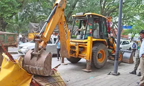 Bengaluru | ಮುಂದುವರಿದ ಪಾದಚಾರಿ ಮಾರ್ಗ ಅತಿಕ್ರಮಣ ತೆರವು: 5 ಪಾಲಿಕೆಗಳ ವ್ಯಾಪ್ತಿಯ ಪ್ರಮುಖ ರಸ್ತೆಗಳಲ್ಲಿ ಕಾರ್ಯಾಚರಣೆ ತೀವ್ರ