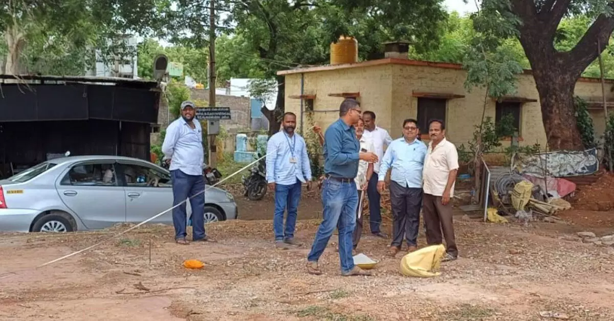 Ballari | ಕಂಪ್ಲಿ ಜೆಸ್ಕಾಂ ಎಇಇ ಕಚೇರಿ ಕಟ್ಟಡ ಕಾಮಗಾರಿಗೆ ಚಾಲನೆ Ballari | ಕಂಪ್ಲಿ ಜೆಸ್ಕಾಂ ಎಇಇ ಕಚೇರಿ ಕಟ್ಟಡ ಕಾಮಗಾರಿಗೆ ಚಾಲನೆ