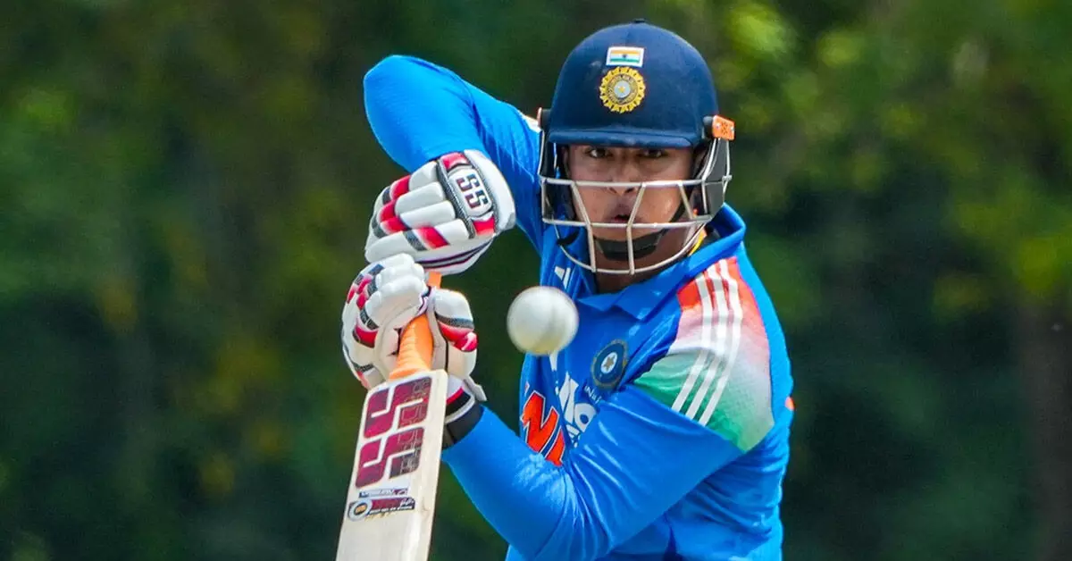ಇಂಗ್ಲೆಂಡ್ ವಿರುದ್ಧದ T20 ಪಂದ್ಯದಲ್ಲಿ ವೈಭವ್ ಸೂರ್ಯವಂಶಿ ಪಾದಾರ್ಪಣೆ; ಭಾರತ ಹಿರಿಯರ ತಂಡದ ಅತಿ ಕಿರಿಯ ಆಟಗಾರ ಎಂಬ ದಾಖಲೆ ಇಂಗ್ಲೆಂಡ್ ವಿರುದ್ಧದ T20 ಪಂದ್ಯದಲ್ಲಿ ವೈಭವ್ ಸೂರ್ಯವಂಶಿ ಪಾದಾರ್ಪಣೆ; ಭಾರತ ಹಿರಿಯರ ತಂಡದ ಅತಿ ಕಿರಿಯ ಆಟಗಾರ ಎಂಬ ದಾಖಲೆ