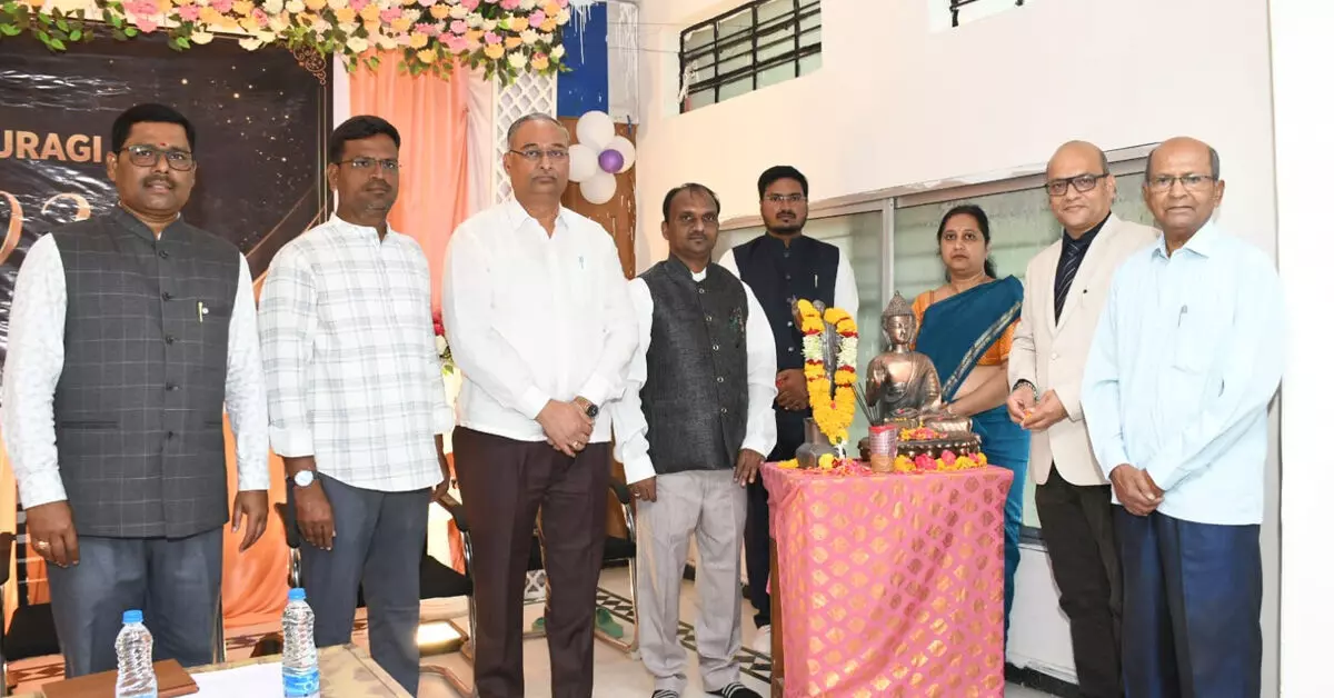 Kalaburagi | ಶಿಸ್ತು, ಕಾನೂನು ಜ್ಞಾನದಿಂದ ಸುಸ್ಥಿರ ಸಮಾಜ ನಿರ್ಮಾಣ ಸಾಧ್ಯ: ಅಮಿತ್ ಕುಮಾರ್ ದೇಶಪಾಂಡೆ Kalaburagi | ಶಿಸ್ತು, ಕಾನೂನು ಜ್ಞಾನದಿಂದ ಸುಸ್ಥಿರ ಸಮಾಜ ನಿರ್ಮಾಣ ಸಾಧ್ಯ: ಅಮಿತ್ ಕುಮಾರ್ ದೇಶಪಾಂಡೆ