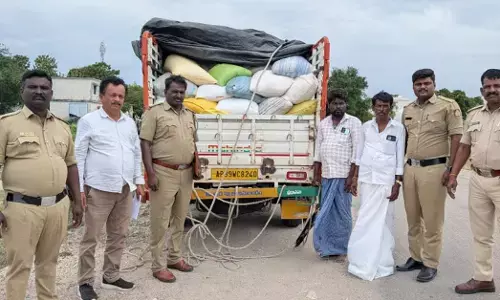 Siruguppa | ಅಕ್ರಮ ಪಡಿತರ ಅಕ್ಕಿ ಸಾಗಾಟ ಪತ್ತೆ: 30.40 ಕ್ವಿಂಟಲ್ ಅಕ್ಕಿ, ಬೊಲೆರೊ ವಾಹನ ವಶ