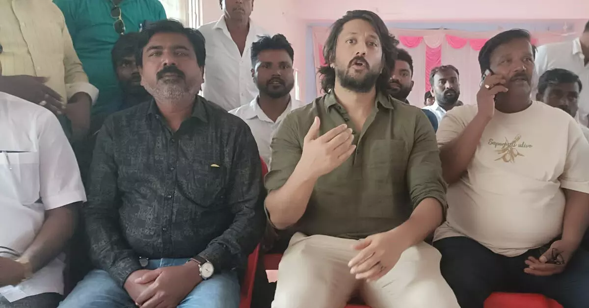 ರಾಜಕೀಯ ಅಧಿಕಾರವನ್ನು ಪಡೆಯುವುದೇ ನಮ್ಮ ಉದ್ದೇಶ : ನಟ ಚೇತನ್ ಅಹಿಂಸಾ ರಾಜಕೀಯ ಅಧಿಕಾರವನ್ನು ಪಡೆಯುವುದೇ ನಮ್ಮ ಉದ್ದೇಶ : ನಟ ಚೇತನ್ ಅಹಿಂಸಾ