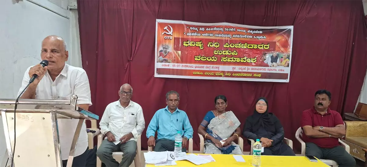 ಭವಿಷ್ಯನಿಧಿ ಪಿಂಚಣಿದಾರರ ಪಿಂಚಣಿ ಹೆಚ್ಚಳಕ್ಕೆ ಹೋರಾಟ ಒಂದೇ ದಾರಿ: ಸುಕುಮಾರ್ ತೊಕ್ಕೊಟ್ಟು ಭವಿಷ್ಯನಿಧಿ ಪಿಂಚಣಿದಾರರ ಪಿಂಚಣಿ ಹೆಚ್ಚಳಕ್ಕೆ ಹೋರಾಟ ಒಂದೇ ದಾರಿ: ಸುಕುಮಾರ್ ತೊಕ್ಕೊಟ್ಟು