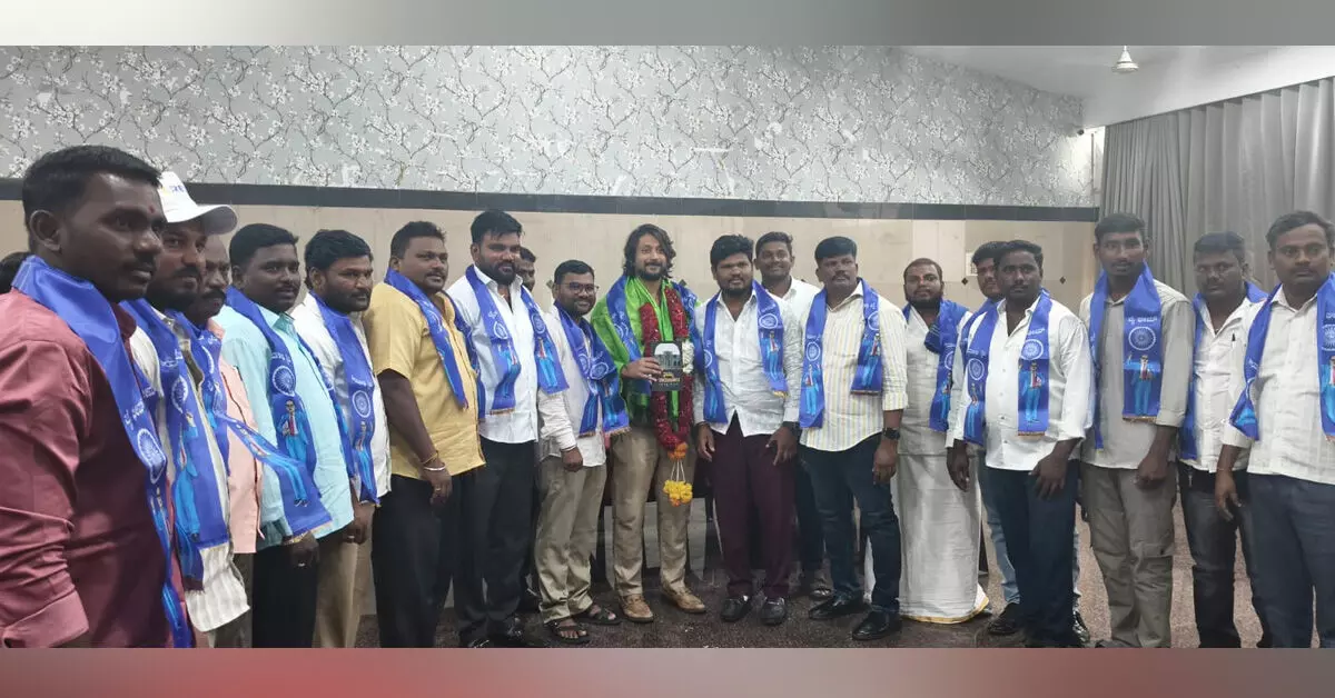 Raichur | ಹೊಸ ರಾಜಕೀಯ ಪರ್ಯಾಯ ಪಕ್ಷ ನಿರ್ಮಾಣಕ್ಕೆ ಚೇತನ್ ಅಹಿಂಸಾ ಕರೆ Raichur | ಹೊಸ ರಾಜಕೀಯ ಪರ್ಯಾಯ ಪಕ್ಷ ನಿರ್ಮಾಣಕ್ಕೆ ಚೇತನ್ ಅಹಿಂಸಾ ಕರೆ