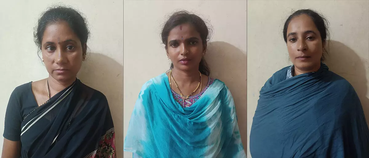 ಕೊಲ್ಲೂರು ದೇವಸ್ಥಾನದಲ್ಲಿ ಮಹಿಳೆಯ ನಗದು ಕಳವು ಪ್ರಕರಣ: ಮೂವರು ಆರೋಪಿಗಳ ಬಂಧನ ಕೊಲ್ಲೂರು ದೇವಸ್ಥಾನದಲ್ಲಿ ಮಹಿಳೆಯ ನಗದು ಕಳವು ಪ್ರಕರಣ: ಮೂವರು ಆರೋಪಿಗಳ ಬಂಧನ