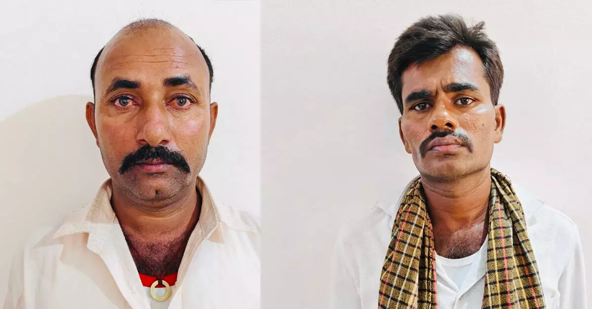 Kanakagiri | ಆಸ್ತಿಗಾಗಿ ತಮ್ಮನ ಕೊಲೆ: ಬೈಕ್ನಲ್ಲಿ ಮೃತದೇಹ ಸಾಗಿಸಿ ಸುಟ್ಟ ಅಣ್ಣ-ಭಾವ ಪೊಲೀಸ್ ವಶಕ್ಕೆ Kanakagiri | ಆಸ್ತಿಗಾಗಿ ತಮ್ಮನ ಕೊಲೆ: ಬೈಕ್ನಲ್ಲಿ ಮೃತದೇಹ ಸಾಗಿಸಿ ಸುಟ್ಟ ಅಣ್ಣ-ಭಾವ ಪೊಲೀಸ್ ವಶಕ್ಕೆ