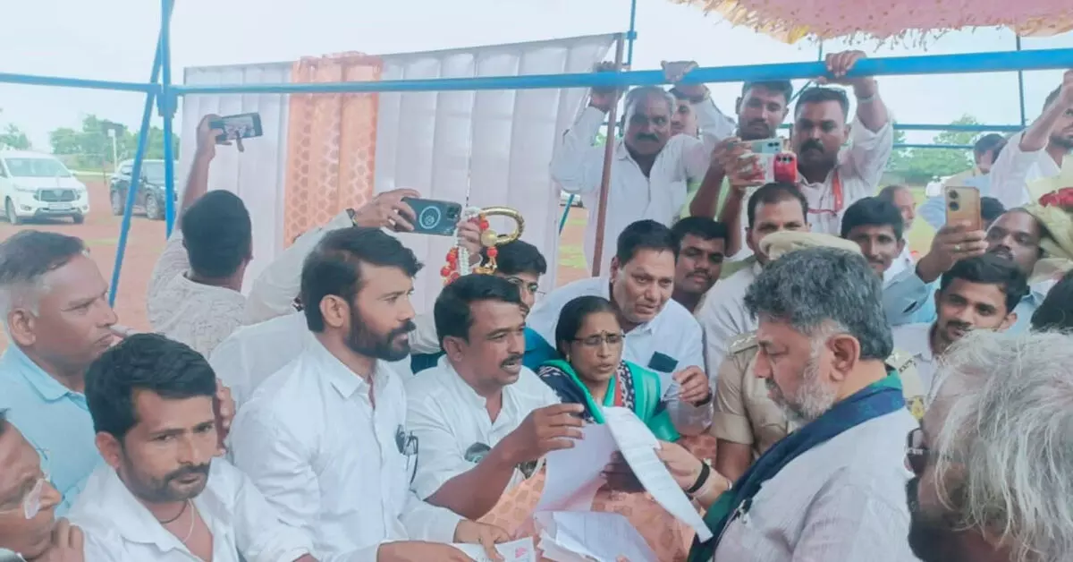 Basavakalyan | ಹಡಪದ ಅಪ್ಪಣ್ಣನವರ ಗವಿ ಅಭಿವೃದ್ಧಿಗೆ ಸಿಎಂಗೆ ಮನವಿ Basavakalyan | ಹಡಪದ ಅಪ್ಪಣ್ಣನವರ ಗವಿ ಅಭಿವೃದ್ಧಿಗೆ ಸಿಎಂಗೆ ಮನವಿ