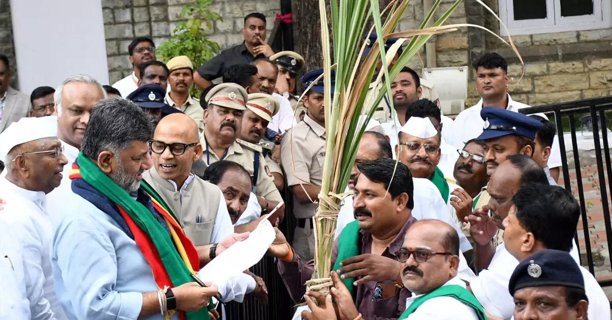 Kalaburagi | ಉಜ್ಜನಿ ಜಲಾಶಯದಿಂದ ನೀರು ಬಿಡುಗಡೆಗೆ ಆಗ್ರಹಿಸಿ ಮುಖ್ಯಮಂತ್ರಿಗೆ ಮನವಿ Kalaburagi | ಉಜ್ಜನಿ ಜಲಾಶಯದಿಂದ ನೀರು ಬಿಡುಗಡೆಗೆ ಆಗ್ರಹಿಸಿ ಮುಖ್ಯಮಂತ್ರಿಗೆ ಮನವಿ