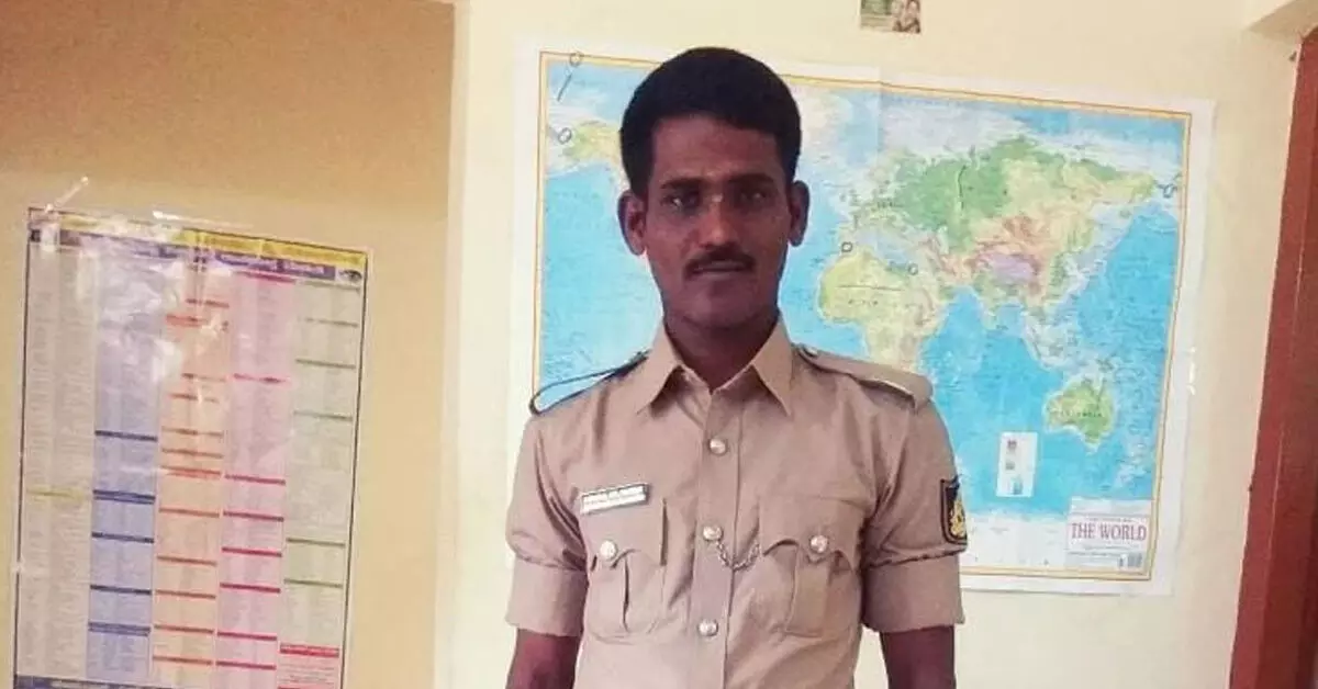 Kalaburagi | ರೈಫಲ್ ಗನ್ನಿಂದ ಗುಂಡು ಹಾರಿಸಿಕೊಂಡು ಪೊಲೀಸ್ ಸಿಬ್ಬಂದಿ ಆತ್ಮಹತ್ಯೆ Kalaburagi | ರೈಫಲ್ ಗನ್ನಿಂದ ಗುಂಡು ಹಾರಿಸಿಕೊಂಡು ಪೊಲೀಸ್ ಸಿಬ್ಬಂದಿ ಆತ್ಮಹತ್ಯೆ