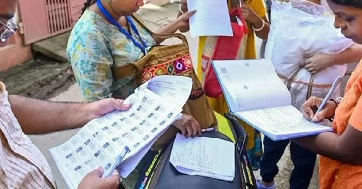 ರಾಜ್ಯದಲ್ಲಿ ಎಸ್ಐಆರ್: ವಿರೋಧ ಪಕ್ಷಗಳ ಮೊಸಳೆ ಕಣ್ಣೀರು ರಾಜ್ಯದಲ್ಲಿ ಎಸ್ಐಆರ್: ವಿರೋಧ ಪಕ್ಷಗಳ ಮೊಸಳೆ ಕಣ್ಣೀರು