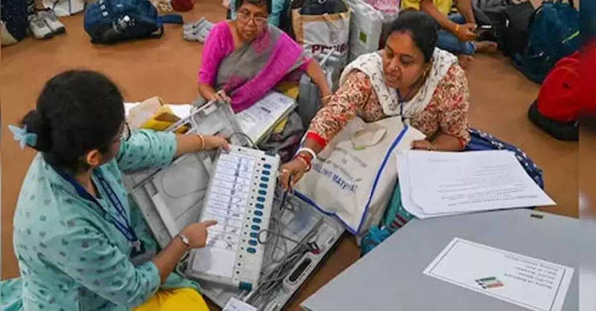 ಎಸ್ಐಆರ್ | ಬೀದರ್ ಜಿಲ್ಲೆಯಲ್ಲಿ ಒಟ್ಟು 10,12,274 ಅರ್ಜಿ ವಿತರಣೆ, 1,28,052 ಅರ್ಜಿ ಸ್ವೀಕಾರ ಎಸ್ಐಆರ್ | ಬೀದರ್ ಜಿಲ್ಲೆಯಲ್ಲಿ ಒಟ್ಟು 10,12,274 ಅರ್ಜಿ ವಿತರಣೆ, 1,28,052 ಅರ್ಜಿ ಸ್ವೀಕಾರ