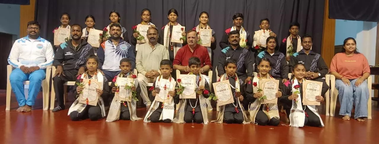 ರಾಷ್ಟ್ರೀಯಮಟ್ಟದ ಕಿಕ್ ಬಾಕ್ಸಿಂಗ್ ಪಂದ್ಯಾಕೂಟ: ಉಡುಪಿ ಜಿಲ್ಲಾ ತಂಡಕ್ಕೆ ಸಮಗ್ರ ಪ್ರಶಸ್ತಿ ರಾಷ್ಟ್ರೀಯಮಟ್ಟದ ಕಿಕ್ ಬಾಕ್ಸಿಂಗ್ ಪಂದ್ಯಾಕೂಟ: ಉಡುಪಿ ಜಿಲ್ಲಾ ತಂಡಕ್ಕೆ ಸಮಗ್ರ ಪ್ರಶಸ್ತಿ