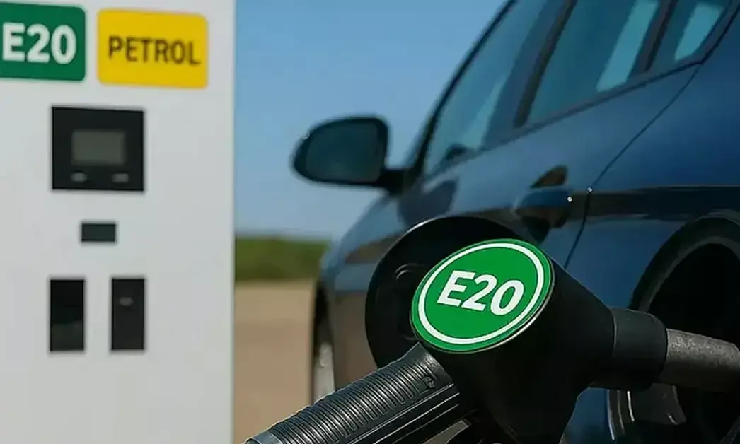 E–20 ಪೆಟ್ರೋಲ್‌ನಿಂದ ಮೈಲೇಜ್ ಶೇ. 3.5ರಷ್ಟು ಇಳಿಕೆಯಾಗಬಹುದು: ಪೆಟ್ರೋಲಿಯಂ ಸಚಿವಾಲಯ