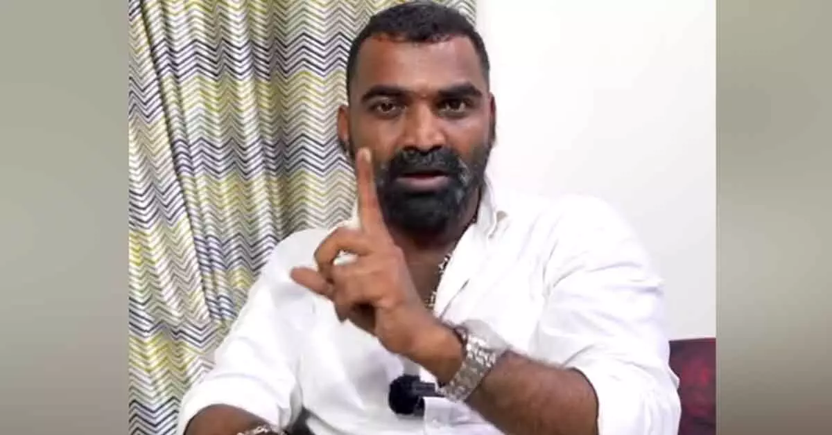 ಬಡವರ ಮಕ್ಕಳು ಮಾತ್ರ ಹಿಂದುತ್ವದ ಹೆಸರಿನಲ್ಲಿ ಸಾಯುತ್ತಿದ್ದಾರೆ; ಸಂಘ ಪರಿವಾರದ ಮಾಜಿ ಮುಖಂಡ ಟಿಕ್ಕಿ ರವಿ ಆರೋಪ ಬಡವರ ಮಕ್ಕಳು ಮಾತ್ರ ಹಿಂದುತ್ವದ ಹೆಸರಿನಲ್ಲಿ ಸಾಯುತ್ತಿದ್ದಾರೆ; ಸಂಘ ಪರಿವಾರದ ಮಾಜಿ ಮುಖಂಡ ಟಿಕ್ಕಿ ರವಿ ಆರೋಪ