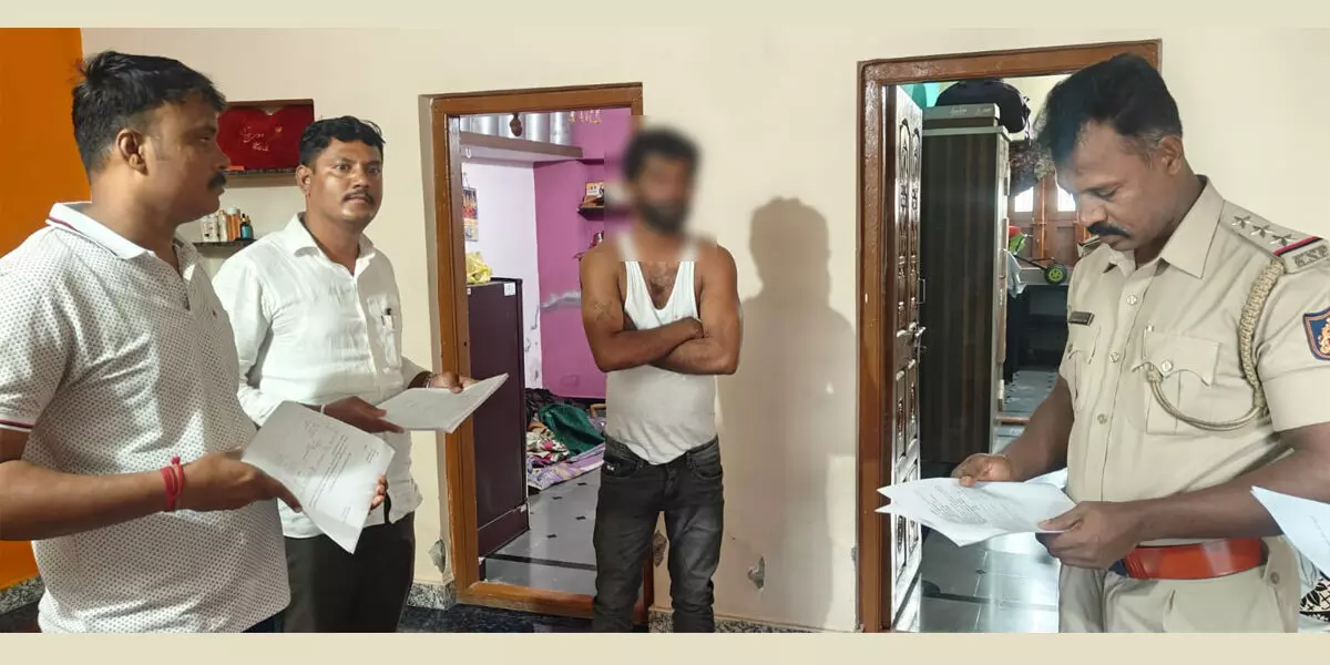 Kalburagi | ಅಫ್ಝಲ್ ಪುರದಲ್ಲಿ ಆರು ರೌಡಿ ಶೀಟರ್ ಗಳ ಮನೆಗಳ ಮೇಲೆ ಪೊಲೀಸ್ ದಾಳಿ Kalburagi | ಅಫ್ಝಲ್ ಪುರದಲ್ಲಿ ಆರು ರೌಡಿ ಶೀಟರ್ ಗಳ ಮನೆಗಳ ಮೇಲೆ ಪೊಲೀಸ್ ದಾಳಿ