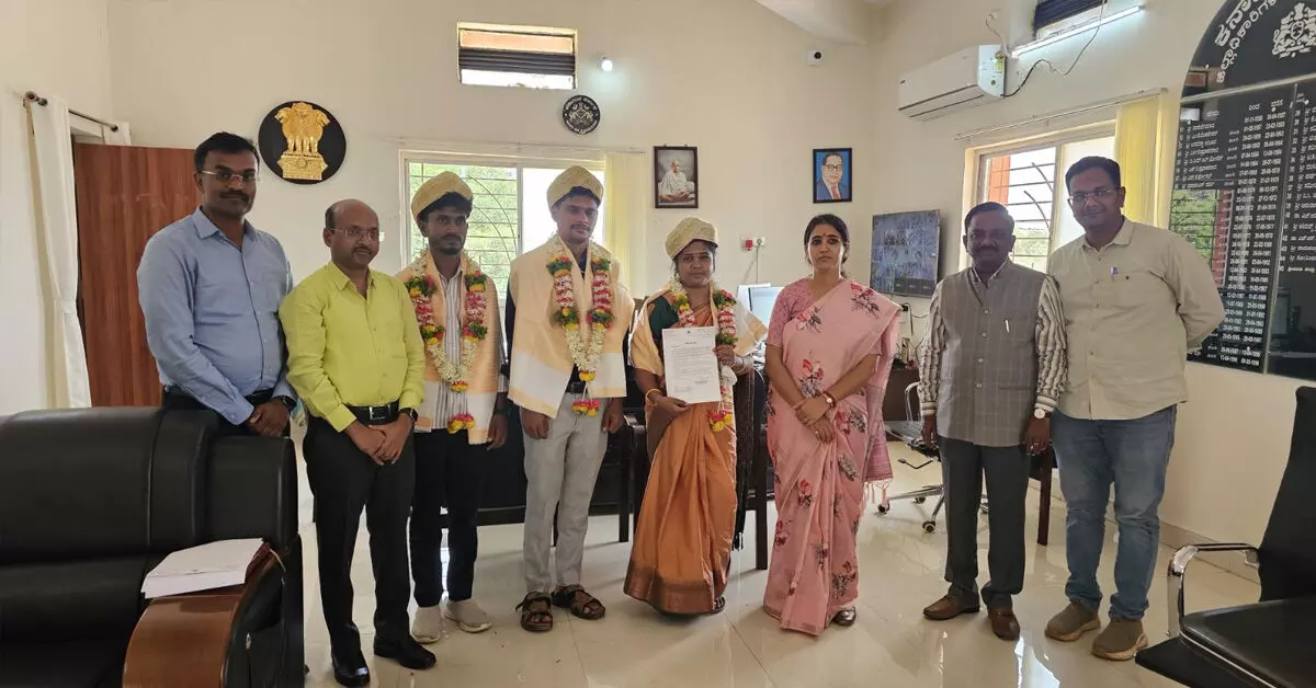 Bidar | ಕೊಹಿನೂರ್ ಹೋಬಳಿಯಲ್ಲಿ ಕೇವಲ 11 ದಿನಗಳಲ್ಲಿ ಶೇ.100 ರಷ್ಟು ಎಸ್ಐಆರ್ ಪ್ರಕ್ರಿಯೆ ಪೂರ್ಣ Bidar | ಕೊಹಿನೂರ್ ಹೋಬಳಿಯಲ್ಲಿ ಕೇವಲ 11 ದಿನಗಳಲ್ಲಿ ಶೇ.100 ರಷ್ಟು ಎಸ್ಐಆರ್ ಪ್ರಕ್ರಿಯೆ ಪೂರ್ಣ