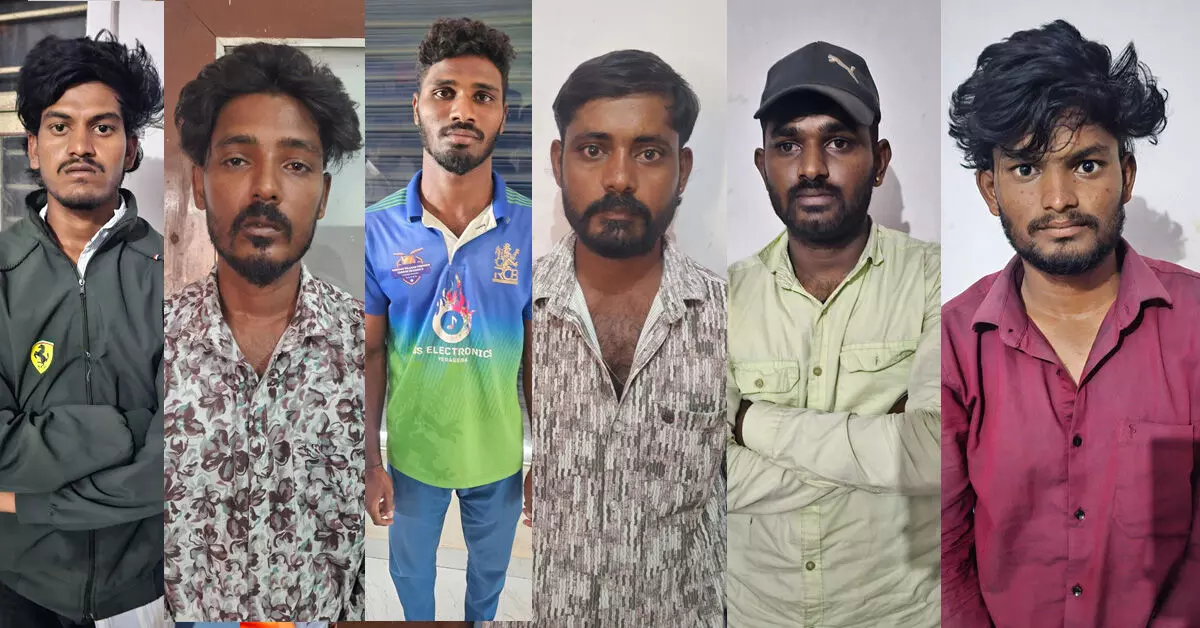 Raichur | ಗ್ರಾಪಂ ಮಾಜಿ ಅಧ್ಯಕ್ಷನ ಕೊಲೆ ಪ್ರಕರಣ : 6 ಆರೋಪಿಗಳ ಬಂಧನ Raichur | ಗ್ರಾಪಂ ಮಾಜಿ ಅಧ್ಯಕ್ಷನ ಕೊಲೆ ಪ್ರಕರಣ : 6 ಆರೋಪಿಗಳ ಬಂಧನ