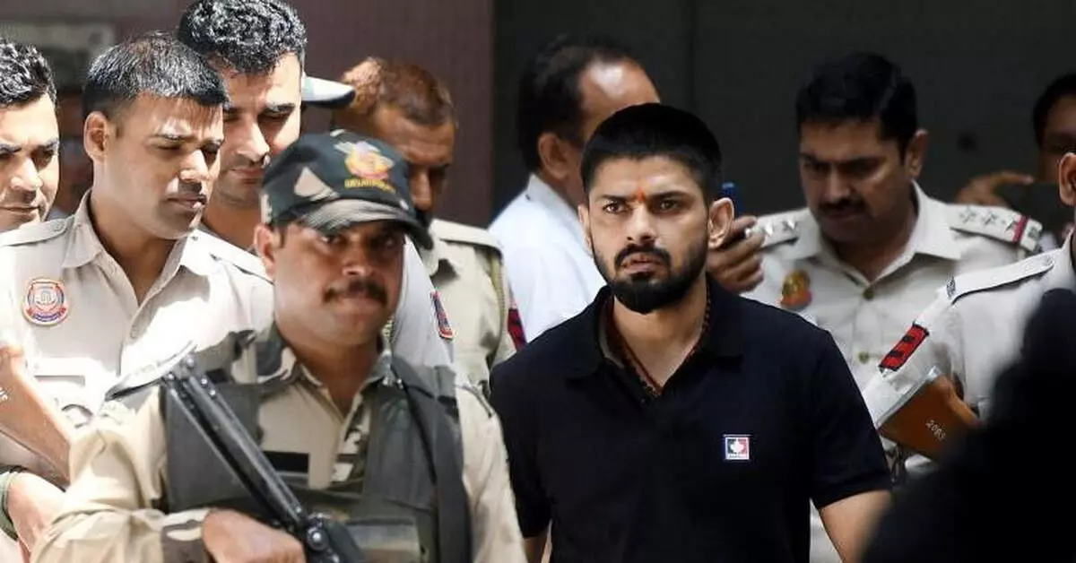 ಬಿಷ್ಣೋಯ್ ಗ್ಯಾಂಗ್ ಮಟ್ಟ ಹಾಕಲು ಅಂಡರ್ಕವರ್ ಏಜೆಂಟ್ ಗಳು ಮತ್ತು ಇನ್ಫಾರ್ಮರ್ ಗಳು FBIಗೆ ಸಹಾಯ ಮಾಡಿದ್ದು ಹೇಗೆ? ಬಿಷ್ಣೋಯ್ ಗ್ಯಾಂಗ್ ಮಟ್ಟ ಹಾಕಲು ಅಂಡರ್ಕವರ್ ಏಜೆಂಟ್ ಗಳು ಮತ್ತು ಇನ್ಫಾರ್ಮರ್ ಗಳು FBIಗೆ ಸಹಾಯ ಮಾಡಿದ್ದು ಹೇಗೆ?