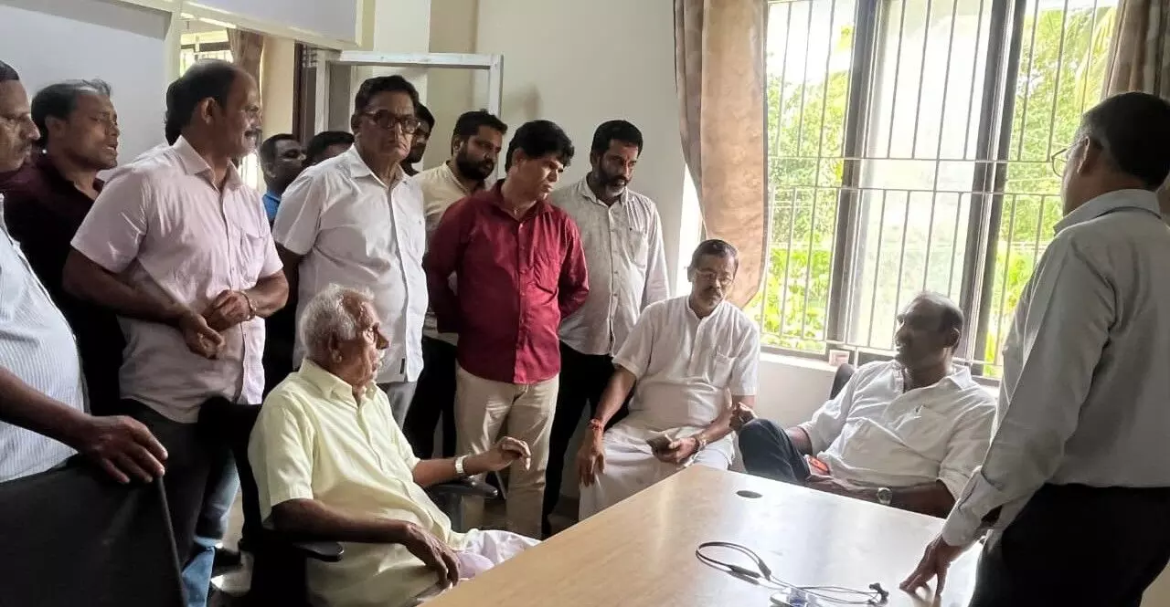 ಉಡುಪಿ ಸಬ್ರಿಜಿಸ್ಟ್ರಾರ್ ಕಚೇರಿಯಲ್ಲಿ ಸರ್ವರ್ ಸಮಸ್ಯೆ: ನೋಂದಣಿ ಕಾರ್ಯ ಸ್ಥಗಿತ ಉಡುಪಿ ಸಬ್ರಿಜಿಸ್ಟ್ರಾರ್ ಕಚೇರಿಯಲ್ಲಿ ಸರ್ವರ್ ಸಮಸ್ಯೆ: ನೋಂದಣಿ ಕಾರ್ಯ ಸ್ಥಗಿತ