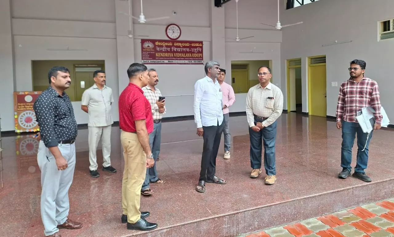ಅಲೆವೂರಿನ ಕೇಂದ್ರಿಯ ವಿದ್ಯಾಲಯಕ್ಕೆ ಭೇಟಿ ನೀಡಿದ ಸಂಸದ ಕೋಟ ಶ್ರೀನಿವಾಸ ಪೂಜಾರಿ ಅಲೆವೂರಿನ ಕೇಂದ್ರಿಯ ವಿದ್ಯಾಲಯಕ್ಕೆ ಭೇಟಿ ನೀಡಿದ ಸಂಸದ ಕೋಟ ಶ್ರೀನಿವಾಸ ಪೂಜಾರಿ