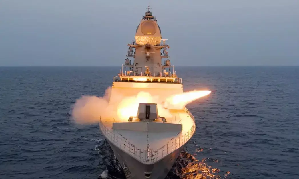 INS ಮಹೇಂದ್ರಗಿರಿ ಲೋಕಾರ್ಪಣೆ ಮಾಡಿದ  ರಕ್ಷಣಾ ಸಚಿವ ರಾಜನಾಥ್ ಸಿಂಗ್