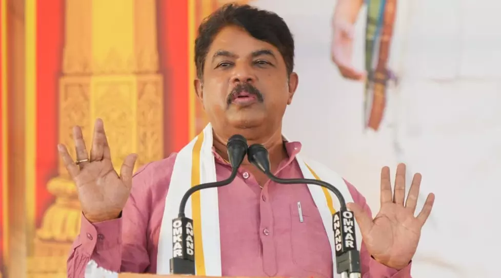 ಡಿ.ಕೆ.ಶಿವಕುಮಾರ್ ಮುಖವಾಡದ ಸಿಎಂ : ಆರ್.ಅಶೋಕ್ ಡಿ.ಕೆ.ಶಿವಕುಮಾರ್ ಮುಖವಾಡದ ಸಿಎಂ : ಆರ್.ಅಶೋಕ್