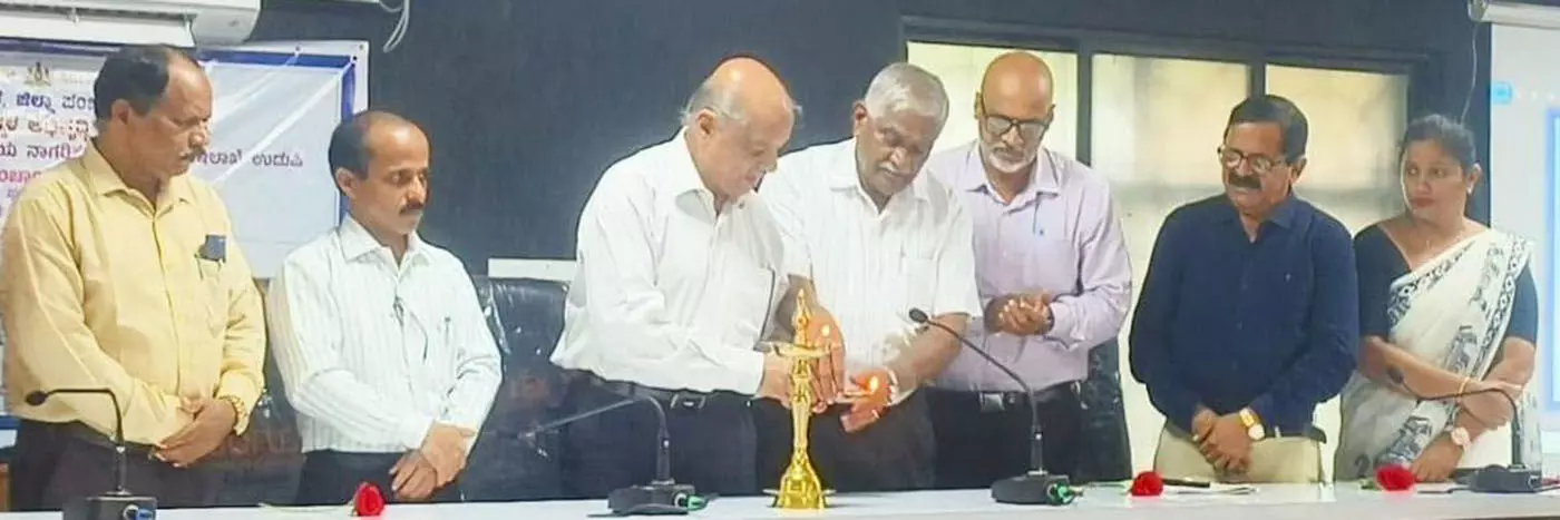 ವಿಶೇಷಚೇತನರಿಗೆ ಸ್ವಾಭಿಮಾನಿ ಬದುಕು ಕಲ್ಪಿಸಬೇಕು: ಜಯಕರ ಶೆಟ್ಟಿ ವಿಶೇಷಚೇತನರಿಗೆ ಸ್ವಾಭಿಮಾನಿ ಬದುಕು ಕಲ್ಪಿಸಬೇಕು: ಜಯಕರ ಶೆಟ್ಟಿ