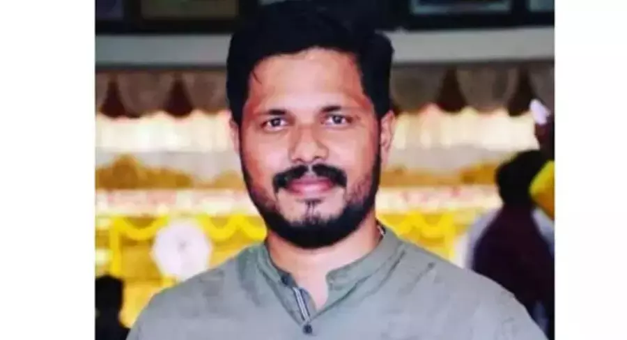 ಪ್ರವೀಣ್ ನೆಟ್ಟಾರು ಕೊಲೆ ಪ್ರಕರಣ: ತಲೆಮರೆಸಿಕೊಂಡಿದ್ದ ಆರೋಪಿಗಳಿಬ್ಬರನ್ನು ಬಂಧಿಸಿದ ಎನ್ಐಎ ಅಧಿಕಾರಿಗಳು ಪ್ರವೀಣ್ ನೆಟ್ಟಾರು ಕೊಲೆ ಪ್ರಕರಣ: ತಲೆಮರೆಸಿಕೊಂಡಿದ್ದ ಆರೋಪಿಗಳಿಬ್ಬರನ್ನು ಬಂಧಿಸಿದ ಎನ್ಐಎ ಅಧಿಕಾರಿಗಳು