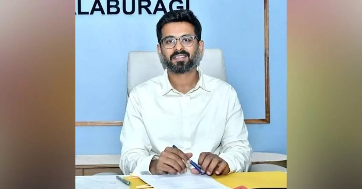 Kalaburagi | ಜಿಲ್ಲೆಯಾದ್ಯಂತ ಶೇ.96.73ರಷ್ಟು ಗಣತಿ ನಮೂನೆ ವಿತರಣೆ : ಡಿಸಿ ಇಕ್ರಮ್ ಶರೀಫ್ Kalaburagi | ಜಿಲ್ಲೆಯಾದ್ಯಂತ ಶೇ.96.73ರಷ್ಟು ಗಣತಿ ನಮೂನೆ ವಿತರಣೆ : ಡಿಸಿ ಇಕ್ರಮ್ ಶರೀಫ್