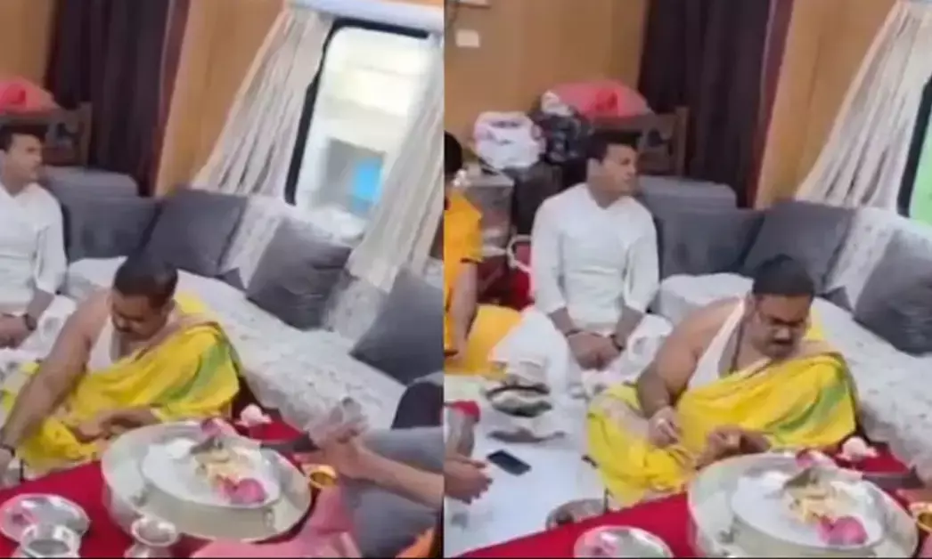 ಚಲಿಸುತ್ತಿದ್ದ ರೈಲಿನೊಳಗೆ ಪೂಜಾ ವಿಧಿವಿಧಾನದ ವಿಡಿಯೋ ವೈರಲ್‌ : ರೈಲ್ವೆಯಿಂದ ಸ್ಪಷ್ಟೀಕರಣ