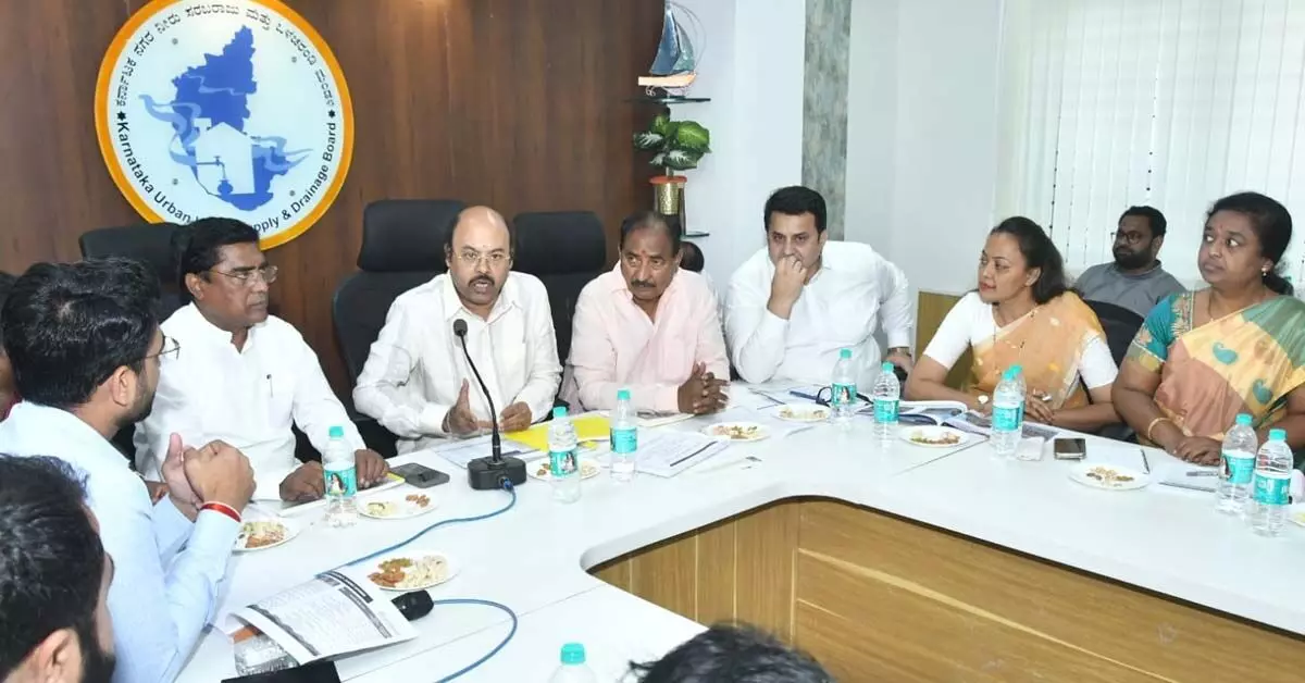ಬರ ನಿರ್ವಹಣೆಗೆ ರಾಜ್ಯ ಸರ್ಕಾರ ಸಜ್ಜು: ಸಚಿವ ಡಾ. ಯತೀಂದ್ರ ಸಿದ್ದರಾಮಯ್ಯ ಬರ ನಿರ್ವಹಣೆಗೆ ರಾಜ್ಯ ಸರ್ಕಾರ ಸಜ್ಜು: ಸಚಿವ ಡಾ. ಯತೀಂದ್ರ ಸಿದ್ದರಾಮಯ್ಯ