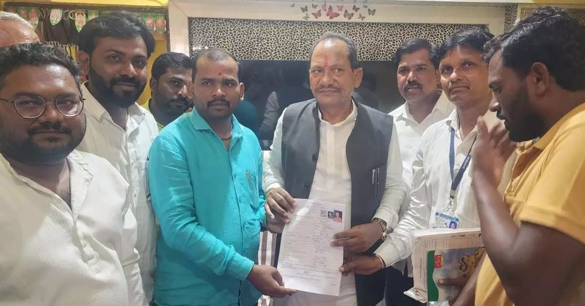 ಔರಾದ್ ಪಟ್ಟಣದಲ್ಲಿ ಎಸ್ಐಆರ್ ಜಾಗೃತಿ ಮೂಡಿಸಿದ ಶಾಸಕ ಪ್ರಭು ಚವ್ಹಾಣ ಔರಾದ್ ಪಟ್ಟಣದಲ್ಲಿ ಎಸ್ಐಆರ್ ಜಾಗೃತಿ ಮೂಡಿಸಿದ ಶಾಸಕ ಪ್ರಭು ಚವ್ಹಾಣ
