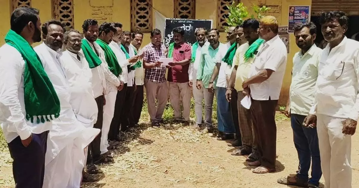 ಹುಣಸಗಿ: ವಿವಿಧ ಬೇಡಿಕೆಗಳ ಈಡೇರಿಕೆಗೆ ರೈತ ಸಂಘ ಮನವಿ ಹುಣಸಗಿ: ವಿವಿಧ ಬೇಡಿಕೆಗಳ ಈಡೇರಿಕೆಗೆ ರೈತ ಸಂಘ ಮನವಿ