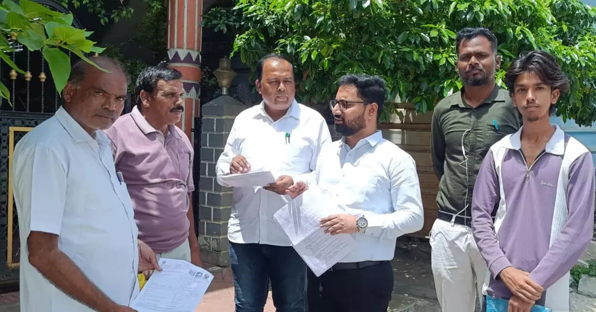 Aurad | ಮತದಾರರ ಪಟ್ಟಿ ಪರಿಷ್ಕರಣೆಗೆ ಸಾರ್ವಜನಿಕರ ಸಹಕಾರ ಅಗತ್ಯ: ತಹಶೀಲ್ದಾರ್ ಮಹೇಶ್ ಪಾಟೀಲ್ Aurad | ಮತದಾರರ ಪಟ್ಟಿ ಪರಿಷ್ಕರಣೆಗೆ ಸಾರ್ವಜನಿಕರ ಸಹಕಾರ ಅಗತ್ಯ: ತಹಶೀಲ್ದಾರ್ ಮಹೇಶ್ ಪಾಟೀಲ್