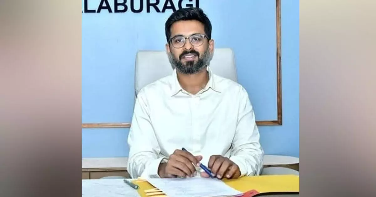 Kalaburagi | ಜಿಲ್ಲೆಯಾದ್ಯಂತ ಶೇ.98.64ರಷ್ಟು ಗಣತಿ ನಮೂನೆ ವಿತರಣೆ: ಡಿಸಿ ಇಕ್ರಮ್ ಶರೀಫ್ Kalaburagi | ಜಿಲ್ಲೆಯಾದ್ಯಂತ ಶೇ.98.64ರಷ್ಟು ಗಣತಿ ನಮೂನೆ ವಿತರಣೆ: ಡಿಸಿ ಇಕ್ರಮ್ ಶರೀಫ್