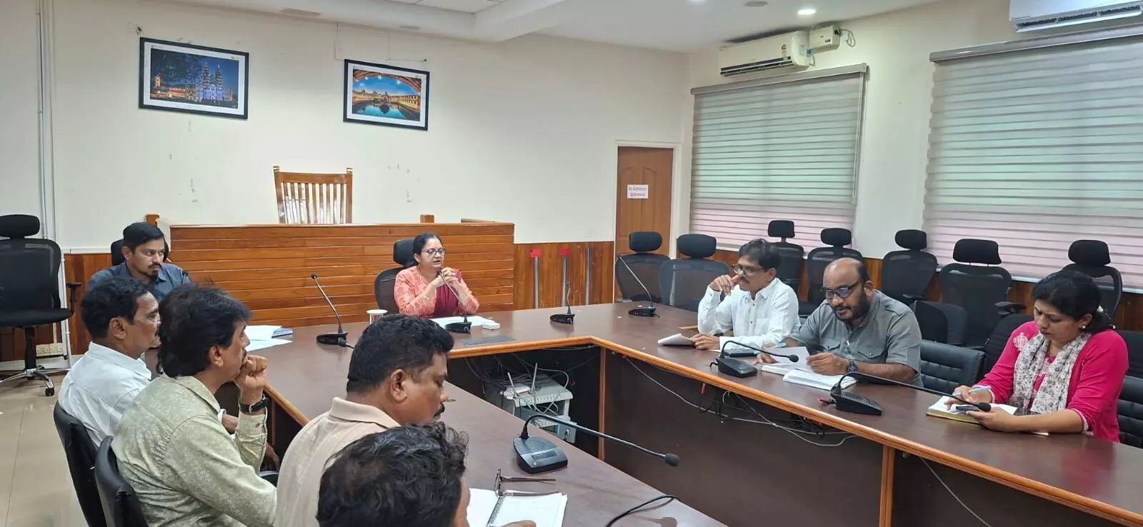 ಎಸ್ಐಆರ್ ಅರ್ಜಿಗಳನ್ನು ತುಂಬಿ ತ್ವರಿತವಾಗಿ ಬಿಎಲ್ಒಗಳಿಗೆ ನೀಡಿ: ಸಾರ್ವಜನಿಕರಿಗೆ ಉಡುಪಿ ಜಿಲ್ಲಾಧಿಕಾರಿ ಮನವಿ ಎಸ್ಐಆರ್ ಅರ್ಜಿಗಳನ್ನು ತುಂಬಿ ತ್ವರಿತವಾಗಿ ಬಿಎಲ್ಒಗಳಿಗೆ ನೀಡಿ: ಸಾರ್ವಜನಿಕರಿಗೆ ಉಡುಪಿ ಜಿಲ್ಲಾಧಿಕಾರಿ ಮನವಿ