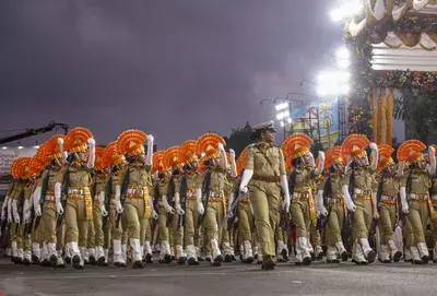 Gujarat | ಗಡ್ಡ, ನಿಖಾಬ್, ಸಿಗ್ನಲ್ ಆ್ಯಪ್ ಬಳಸುವುದು ತೀವ್ರಗಾಮಿ ಚಿಂತನೆಯ ಸೂಚಕ? Gujarat | ಗಡ್ಡ, ನಿಖಾಬ್, ಸಿಗ್ನಲ್ ಆ್ಯಪ್ ಬಳಸುವುದು ತೀವ್ರಗಾಮಿ ಚಿಂತನೆಯ ಸೂಚಕ?