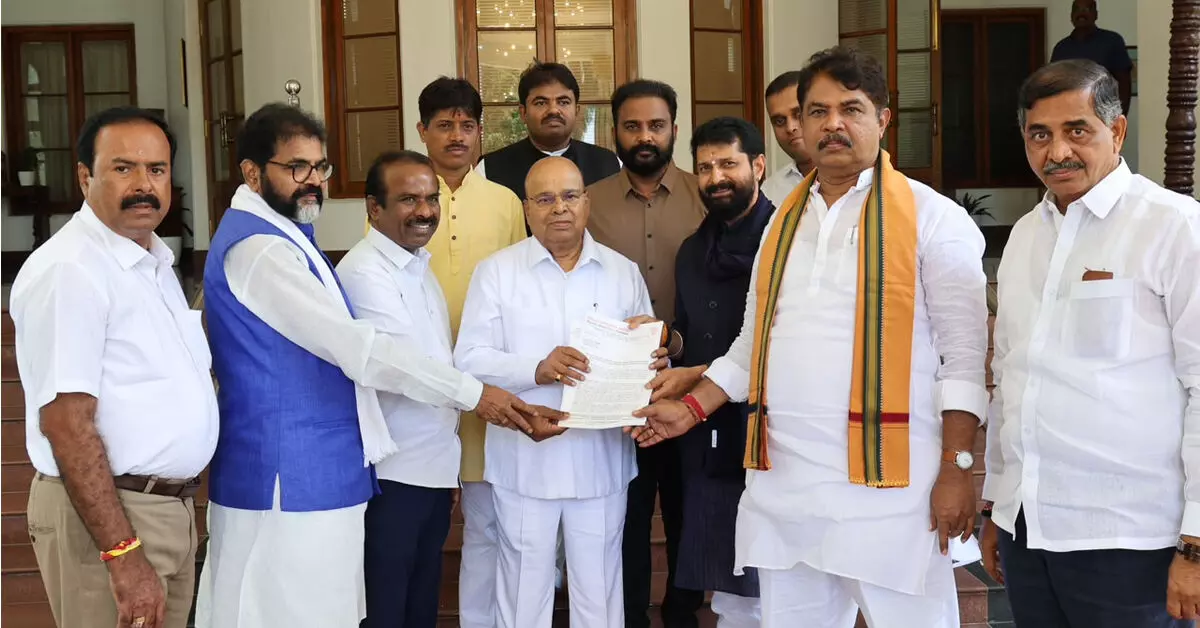 ಪಿಆರ್ ಸಿ ವಿರುದ್ಧ ರಾಜ್ಯಪಾಲರಿಗೆ ಮನವಿ: ಆರ್.ಅಶೋಕ್ ಪಿಆರ್ ಸಿ ವಿರುದ್ಧ ರಾಜ್ಯಪಾಲರಿಗೆ ಮನವಿ: ಆರ್.ಅಶೋಕ್