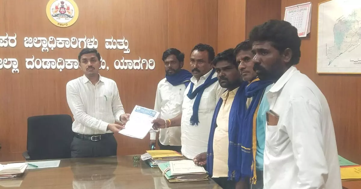 ಯಾದಗಿರಿಯನ್ನು ಬರಪೀಡಿತ ಜಿಲ್ಲೆ ಘೋಷಿಸಿ: ರೈತರ ಸಾಲಮನ್ನಾಕ್ಕೆ ಸಮತಾ ಸೈನಿಕ ದಳ ಆಗ್ರಹ ಯಾದಗಿರಿಯನ್ನು ಬರಪೀಡಿತ ಜಿಲ್ಲೆ ಘೋಷಿಸಿ: ರೈತರ ಸಾಲಮನ್ನಾಕ್ಕೆ ಸಮತಾ ಸೈನಿಕ ದಳ ಆಗ್ರಹ