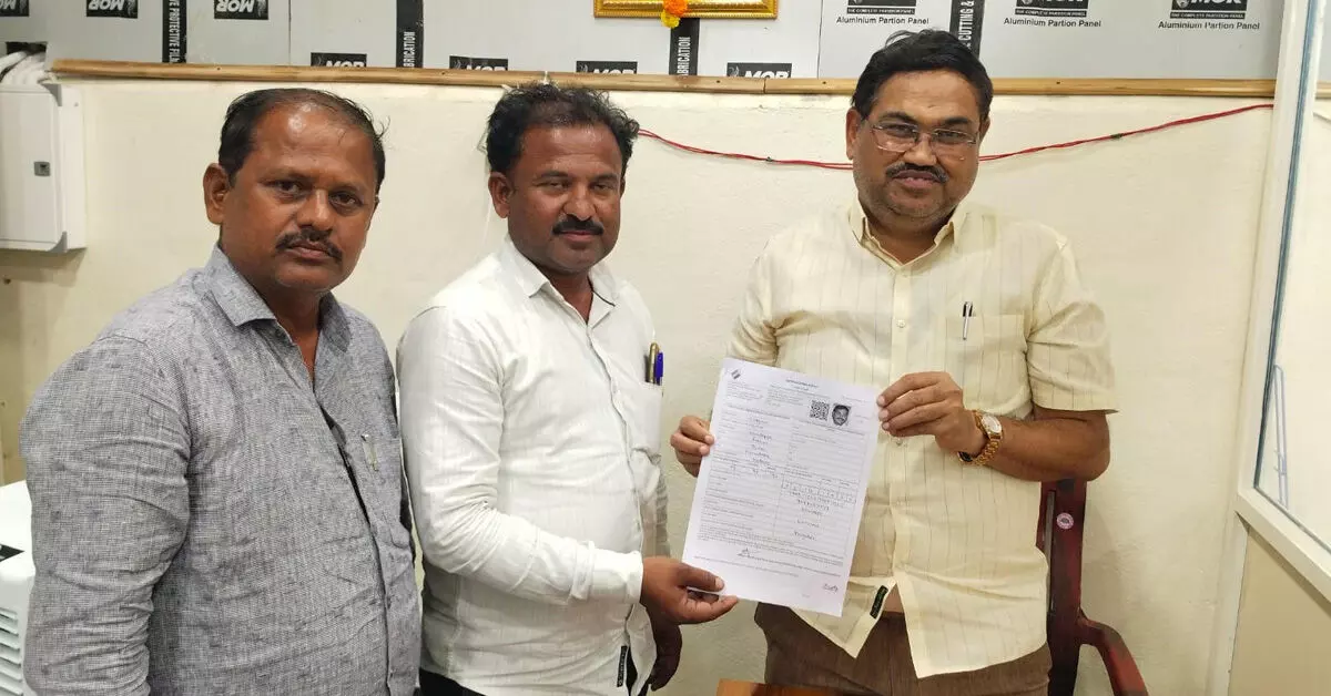ಹುಲಸೂರ್ | ಎಸ್ಐಆರ್ ಯಶಸ್ಸಿಗೆ ಸಾರ್ವಜನಿಕರ ಸಹಕಾರ ಅಗತ್ಯ: ಡಿ.ಕೆ.ಸಿದ್ರಾಮ್ ಹುಲಸೂರ್ | ಎಸ್ಐಆರ್ ಯಶಸ್ಸಿಗೆ ಸಾರ್ವಜನಿಕರ ಸಹಕಾರ ಅಗತ್ಯ: ಡಿ.ಕೆ.ಸಿದ್ರಾಮ್