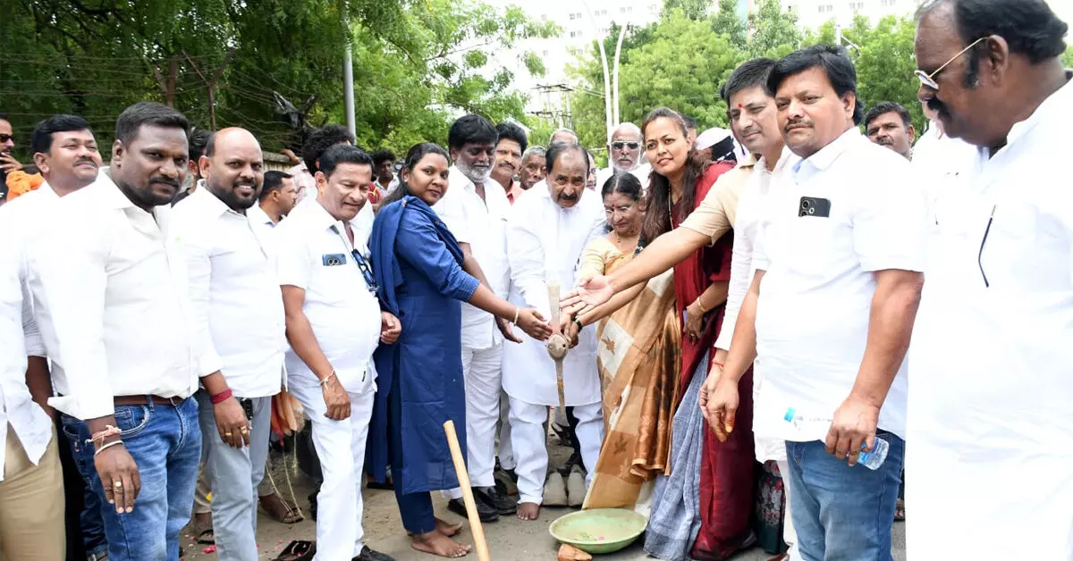 Kalaburagi | 1 ಕೋಟಿ ರೂ. ವೆಚ್ಚದ ರಸ್ತೆ ಕಾಮಗಾರಿಗೆ ಶಾಸಕ ಅಲ್ಲಮಪ್ರಭು ಪಾಟೀಲ್ ಚಾಲನೆ Kalaburagi | 1 ಕೋಟಿ ರೂ. ವೆಚ್ಚದ ರಸ್ತೆ ಕಾಮಗಾರಿಗೆ ಶಾಸಕ ಅಲ್ಲಮಪ್ರಭು ಪಾಟೀಲ್ ಚಾಲನೆ