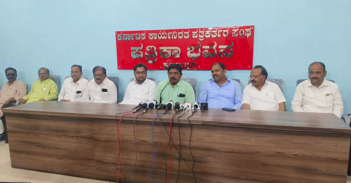 ಕಲಬುರಗಿಯನ್ನು ಬರಪೀಡಿತ ಪ್ರದೇಶವೆಂದು ಘೋಷಿಸಿ: ಬಿಜೆಪಿ ಆಗ್ರಹ ಕಲಬುರಗಿಯನ್ನು ಬರಪೀಡಿತ ಪ್ರದೇಶವೆಂದು ಘೋಷಿಸಿ: ಬಿಜೆಪಿ ಆಗ್ರಹ